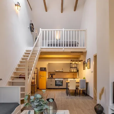 Stodola Na Vsi * פודבראדי