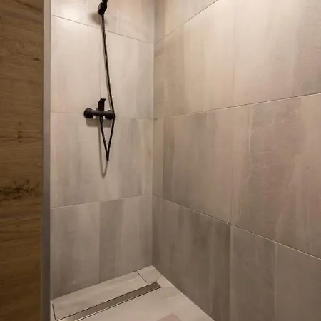 Stodola Na Vsi פודבראדי